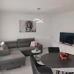 Luxury Apartment Mata